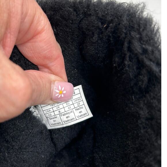 UGG Australia Estera Winter Boots Womens Size 8 EU 39 Black Leather Chain Toggle - Picture 7 of 7